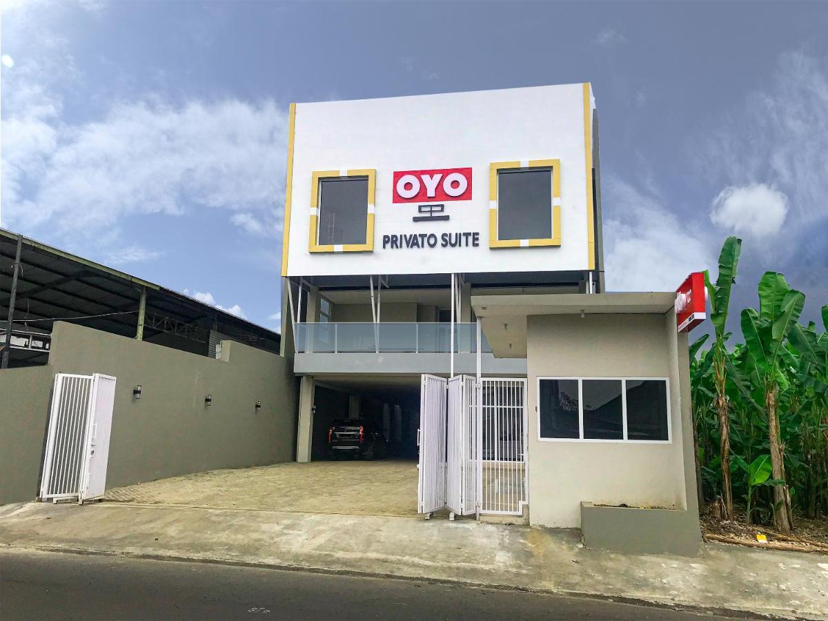 Oyo 2816 Privato Suite Kembaran Eksteriør bilde